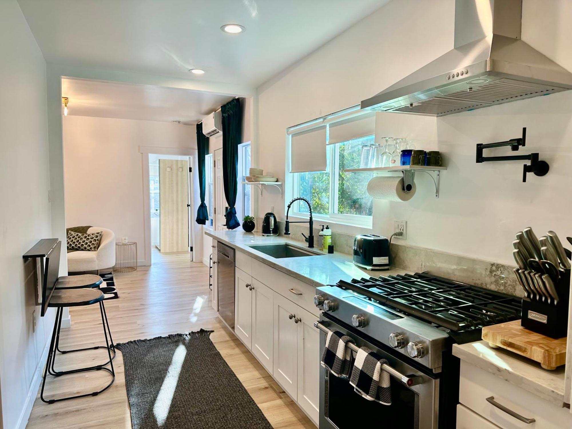 Modern, Remodeled Echo Park House-Walk To Sunset Blvd, Dodgers Stadium, Shops, Bars, Restaurants, Lake, Concerts Лос Анджелис Екстериор снимка